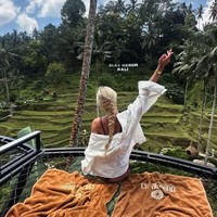 Victoria Kjær Theilvig sendiri juga dikenal sebagai pebisnis yang memulai usaha extension bulu mata sejak usia 16 tahun. Ia aktif di kegiatan sosial dan mengadvokasi isu perlindungan hewan, kesehatan mental, dan kerja voluntir.Foto: Instagram