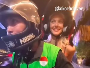 Gaya Miss Universe 2024 Liburan di Bali, Viral Saat Naik Ojek