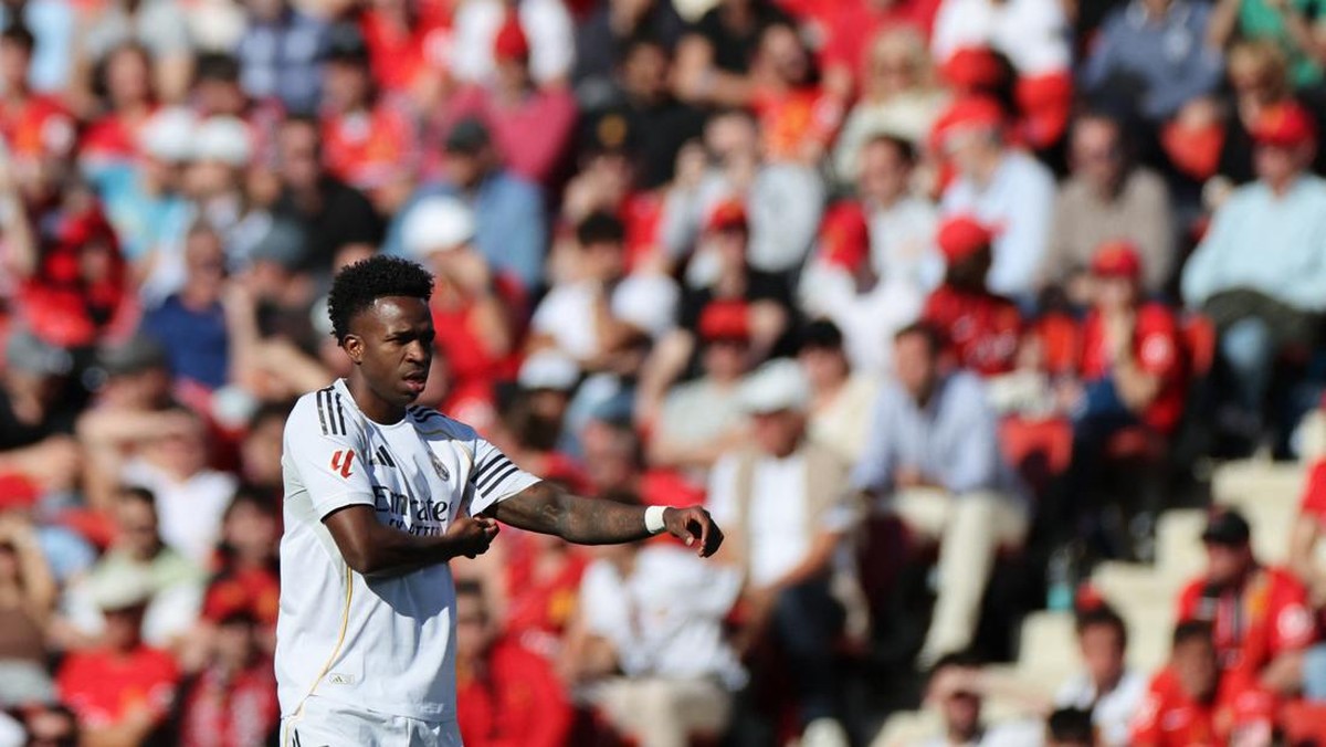 Vinicius Junior ingin bertahan selama mungkin di Real Madrid. (REUTERS/Nacho Doce)