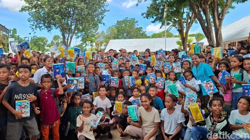 Wapres Gibran Rakabuming Raka, saat mengunjungi SD Inpres Kaniti, Desa Penfui Timur, Kecamatan Kupang Tengah, Kabupaten Kupang, NTT, Senin (6/4/2026). (Yufengki Bria/detikBali).