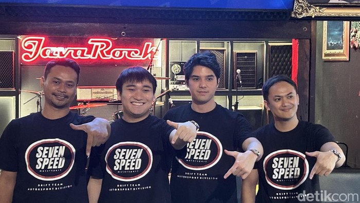 Al Ghazali bersama Seven Speed Motorsport menargetkan sapu podium di musim balap 2026. Simak susunan tim dan target mereka.