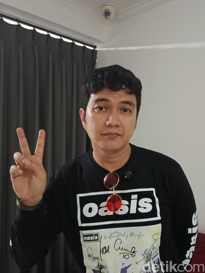 Cerita Perjuangan Aldi Taher Lawan Kanker, Kini Viral Jualan Burger