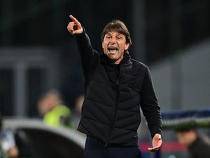 Antonio Conte Kirim Kode ke Manchester United?