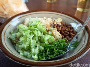 Mengenal 3 Sekte Bubur Ayam Khas Tasikmalaya