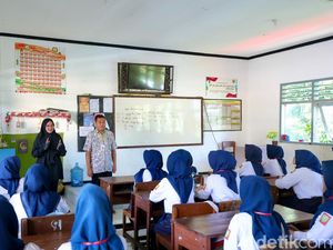 Bupati Ipuk Pantau Pelaksanaan TKA SMP yang Diikuti 24 Ribu Siswa