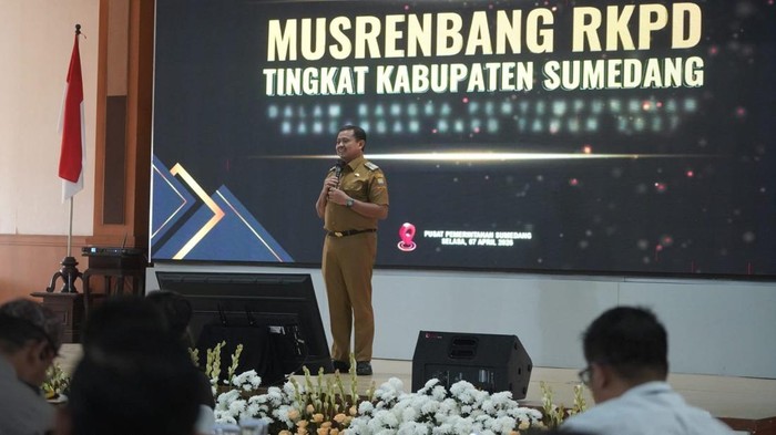Bupati Sumedang Dony Ahmad Munir saat memimpin Musrenbang.