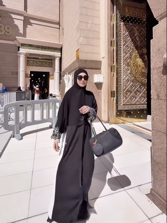 Celine Evangelista doa di Raudah.