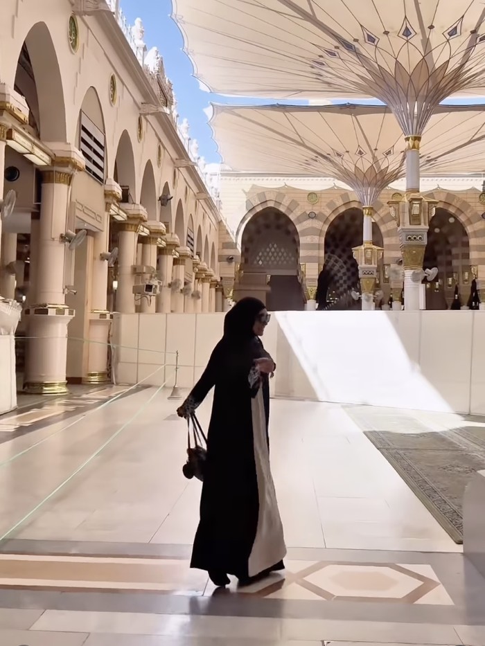 Celine Evangelista doa di Raudah.