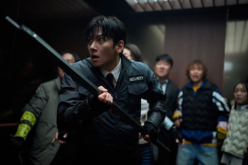 Colony Adegan dalam film Korea Selatan Colony (2026) karya sutradara Yeon Sang Ho.