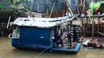 Demi Hemat Waktu, Pelajar Pilih Perahu Eretan untuk ke Sekolah