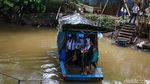 Demi Hemat Waktu, Pelajar Pilih Perahu Eretan untuk ke Sekolah