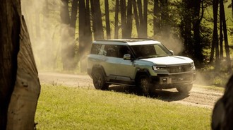 Potret Denza B8, SUV Mewah yang Makin Dekat ke Indonesia