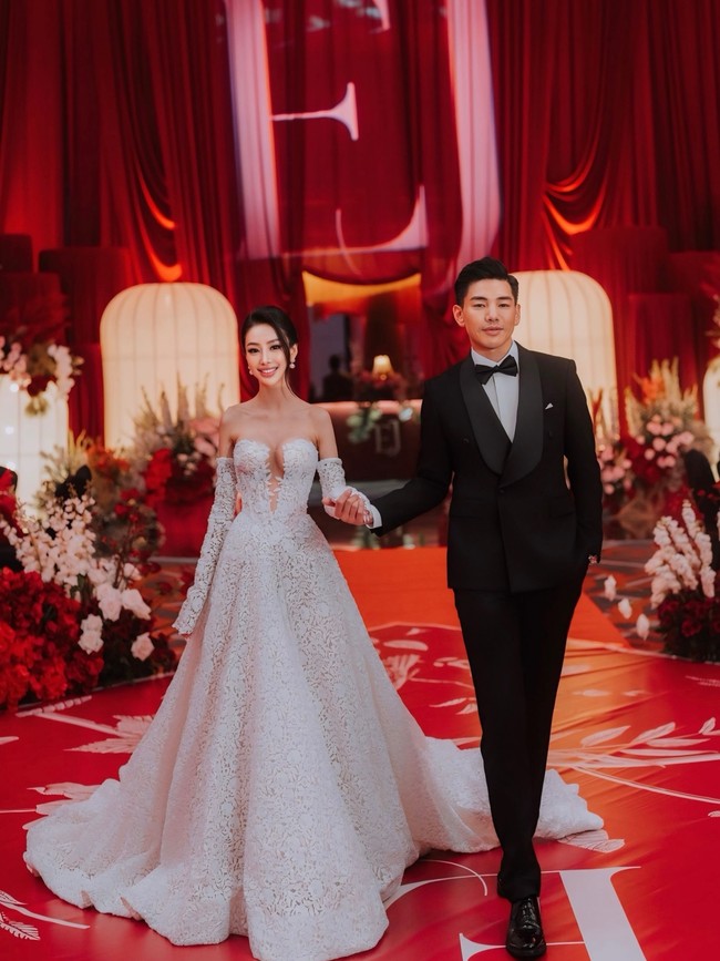 Jeffrey dan Eunice menggelar pesta pernikahan kedua mereka setelah resmi jadi suami dan istri di AS pada 2024. Resepsinya digelar mewah di Putrajaya, Malaysia.Foto: Instagram @eunicejaymie