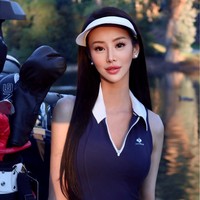 Ayah Eunive, KS Tan, sebelumnya memegang jabatan eksekutif senior di Pernod Ricard China. Ia juga diyakini sebagai keponakan Lee Shin Cheng, pendiri IOI Group, konglomerat yang bergerak di bidang minyak sawit dan real estat. Foto: Instagram @eunicejaymie