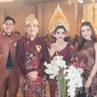 Gaya Artis di Pernikahan Anak Bos Bali, Nagita Memukau Pakai Dress Kuning