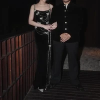 Aaliyah Massaid dan Thariq Halilintar juga terlihat hadir. Keduanya memilih tampil simpel elegan dengan busana berwarna hitam. Aaliyah tampil cantik dengan dress hitam tanpa lengan. Dress tersebut dipermanis dengan aksen rantai dan bentuk menyerupai pita. Foto: Instagram