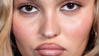 Gantikan Duck Face, Gen Z Pout Jadi Tren Selfie Favorit Anak Muda