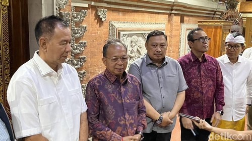 Gubernur Bali Wayan Koster di Kantor Gubernur Bali, Selasa (7/4/2026).