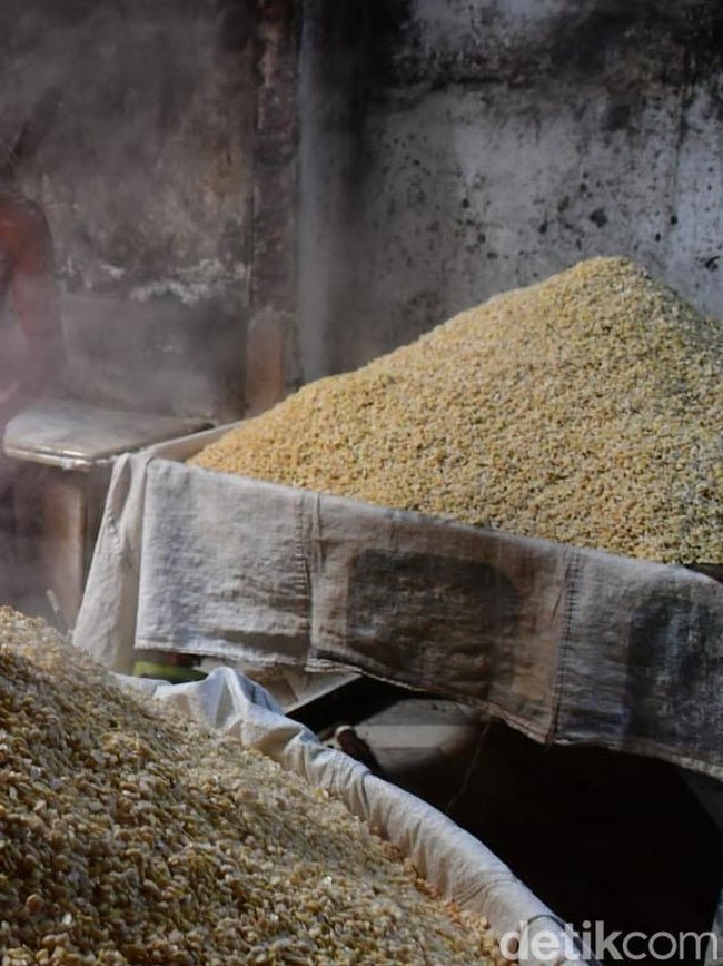 Perajin Tempe Sanan Malang Putar Otak Hadapi Harga Kedelai Naik