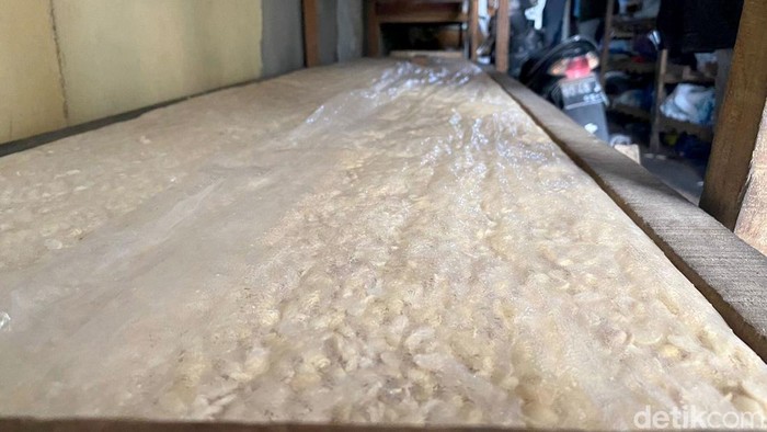 Harga kedelai naik, perajin tempe Sanan, Kota Malang kurangi volume produk tempe