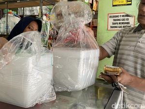 Harga Plastik di Semarang Naik 100%, Gelas Es Teh Jadi Rp 500 Ribu Per Dus