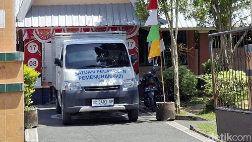 Ilustrasi - Mobil penyalur menu MBG di salah satu sekolah di Lombok Barat, NTB. (Foto: Ahmad Viqi/detikBali)