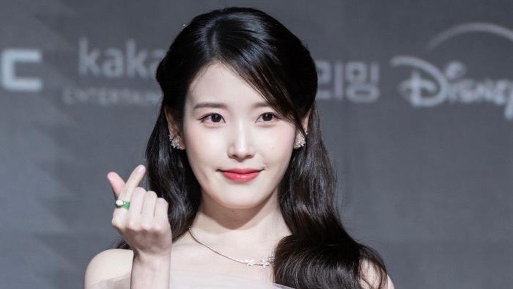 Video Agensi Benarkan IU-Lee Jong Suk Telah Putus!