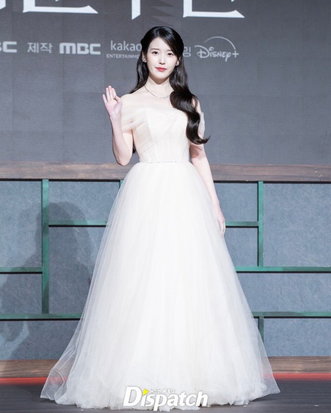 Episode pertama Perfect Crown akan tayang perdana pada 10 April 2026. Penggemar Byeon Woo Seok dan IU bisa menyaksikannya dengan subtitle Bahasa Indonesia di Disney+ Hotstar. Foto: dok. Dispatch