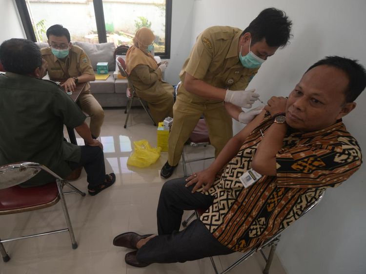 Jelang Haji 2026, Jamaah Salatiga Jalani Vaksinasi dan Cek Kesehatan