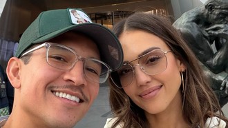 Pacari Aktor 11 Tahun Lebih Muda, Jessica Alba Makin Mesra dengan Danny Ramirez
