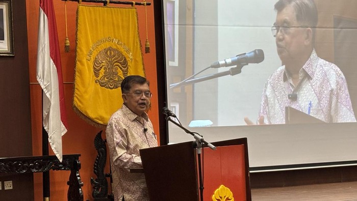 JK saat menjadi pembicara dalam kuliah umum di UI. (Rachma/detikcom)