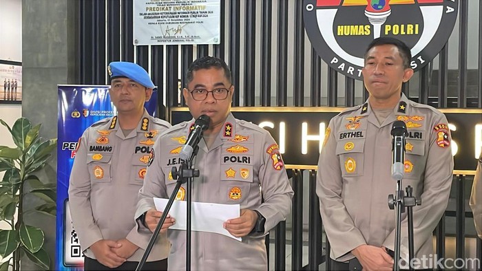 Kadiv Humas Polri Johnny Eddizon Isir. (Rumondang/detikcom)