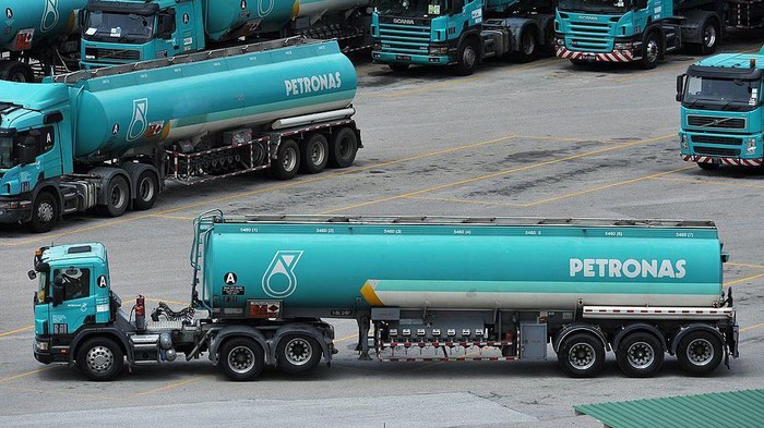 Kapal tanker Malaysia melintasi Selat Hormuz  Iran tidak melupakan teman