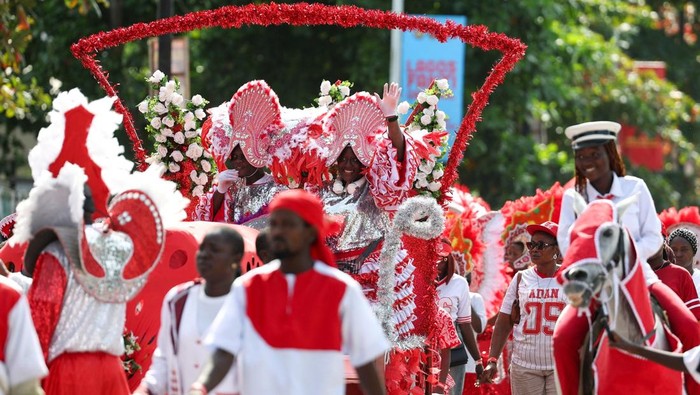 A person participates in the Lagos Fanti Carnival parade, which reflects Afro Brazilian culture and traditions linked to the history of formerly enslaved Africans, in Lagos, Nigeria, April 6, 2026. REUTERS/Sodiq Adelakun