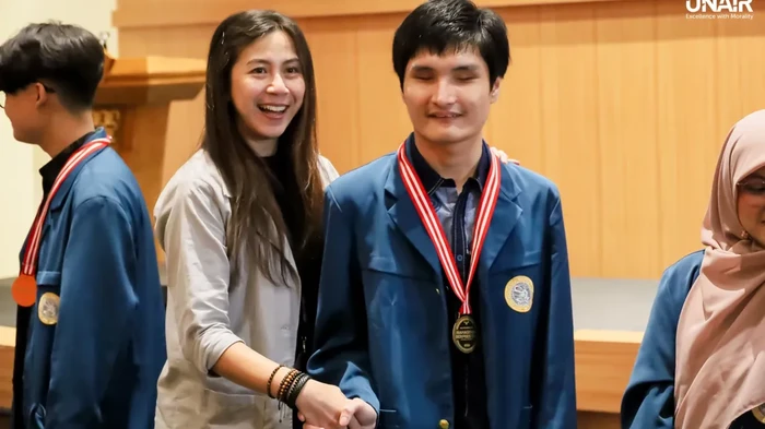 Kenzo Yuswan mahasiswa berprestasi Unair