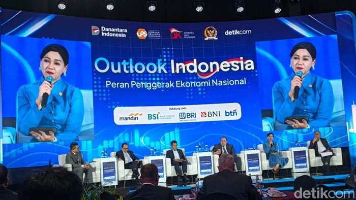 Ketua Dewan Komisioner Otoritas Jasa Keuangan RI (OJK) Friderica Widyasari Dewi