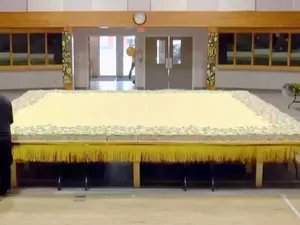 Wow! Kakek 80 Tahun Ini Bikin Kue Wortel 2,7 Ton, Terbesar di Dunia