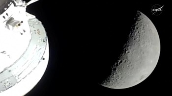 Kru Artemis II mencetak sejarah sebagai manusia yang paling jauh dari Bumi. Mereka melampaui rekor yang bertahan lebih dari 50 tahun. REUTERS/NASA