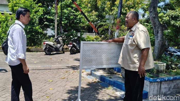 Lansia yang menutup Selat Hormuz Sidokare Sidoarjo