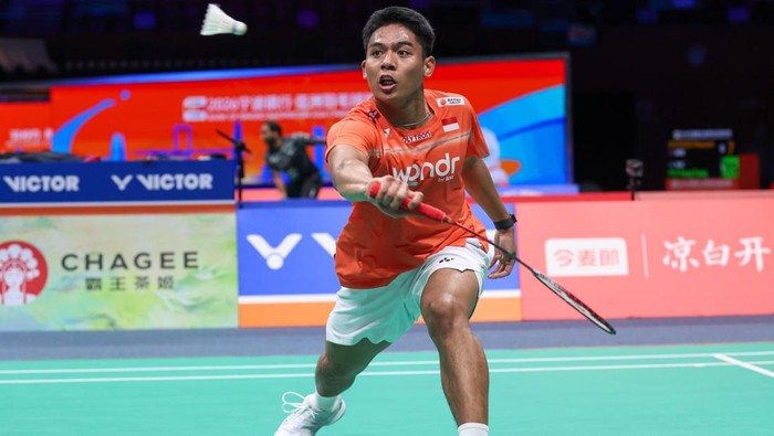 Pebulutangkis Indonesia, Mohammad Zaki Ubaidillah, memastikan tempat di babak utama Kejuaraan Asia 2026. Ubed mengalahkan Dmitriy Panarin (Kazakhstan) 21-9, 21-11, lalu menundukkan Bharath Latheesh (Uni Emirat Arab) 21-11, 21-10, Selasa (7/4/2026).