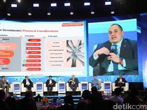 Momen Panelis Bahas Peran Penggerak Ekonomi Nasional di Outlook Indonesia