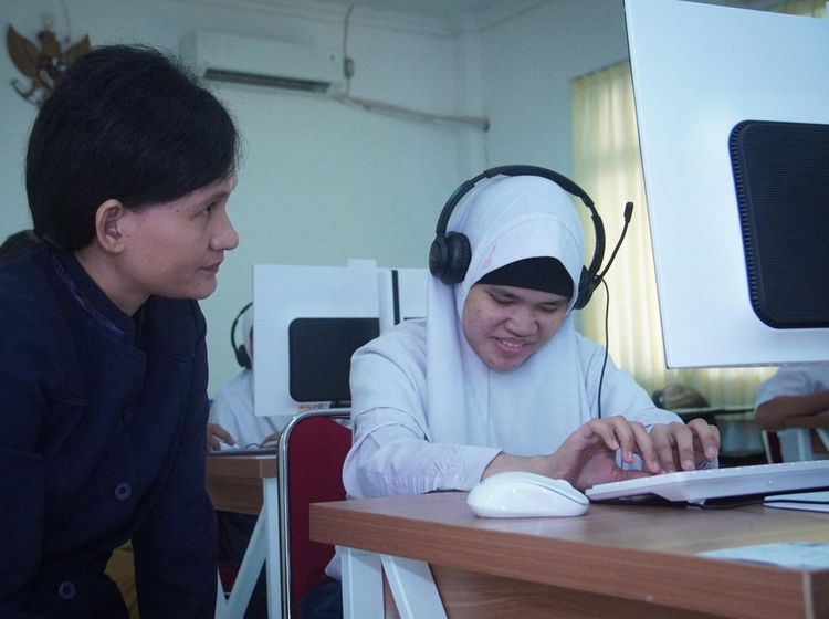 Potret Siswa SLB Antusias Mengikuti TKA