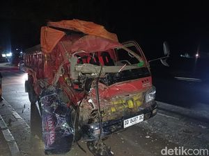 Detik-detik Horor Kecelakaan Beruntun 2 Truk-Bus Borlindo Tewaskan 1 Sopir