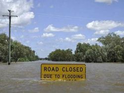 Papan Peringatan Nyeleneh Ini Bikin Senyum Sendiri