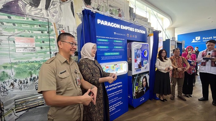 ParagonCorp rilis Paragon Empties Station (PES) di Halte CSW, mesin AI daur ulang kemasan kosmetik bareng DLH DKI & Transjakarta demi dorong ekonomi sirkular masyarakat, Selasa (7/4/2026).