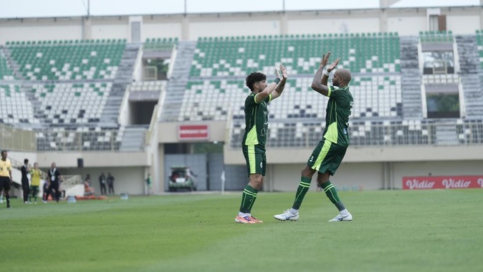 Laga PSS Sleman vs Persipal Palu di Stadion Maguwoharjo, Sleman, Sabtu (4/4/2026).