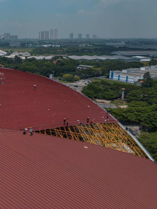 Rehabilitasi Stadion Wibawa Mukti Dikebut Pascaputing Beliung