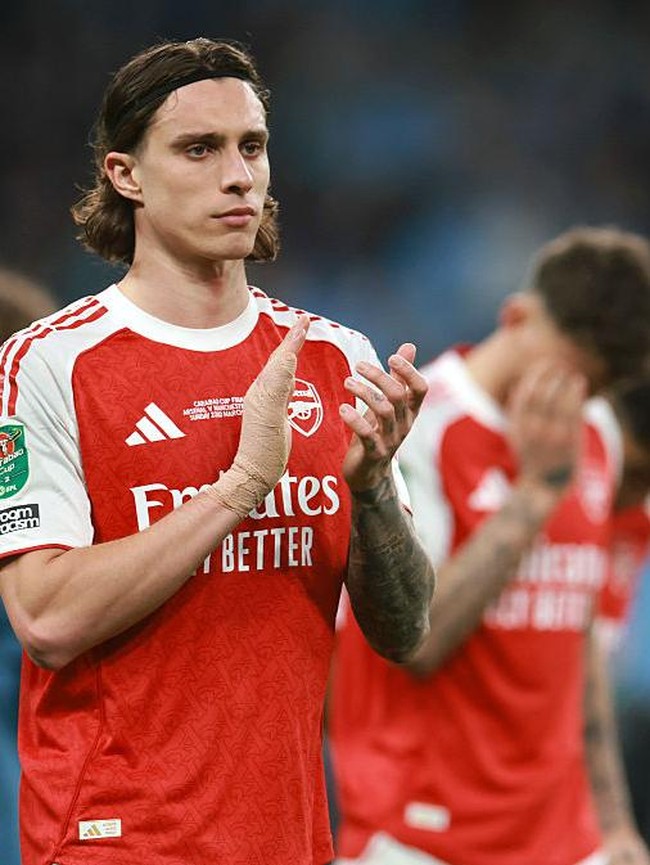 Calafiori dan Hilangnya Tiga Trofi Dalam Dua Pekan