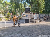 Pejabat Pemkot Mataram Kompak Naik Sepeda Kayuh ke Kantor demi Efisiensi BBM