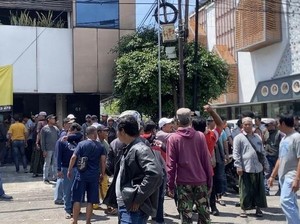 Ricuh Petugas Dishub Surabaya Vs Jukir gegara Bagi Hasil Parkir